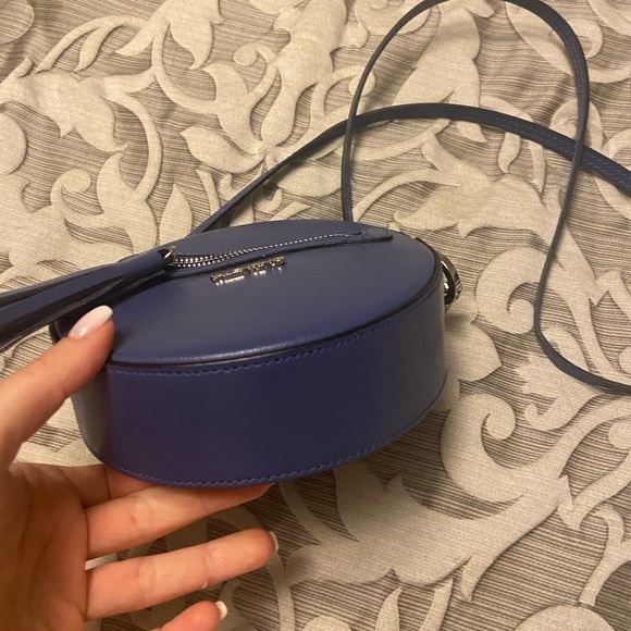 Mario Valentino - Picture 4 of 4